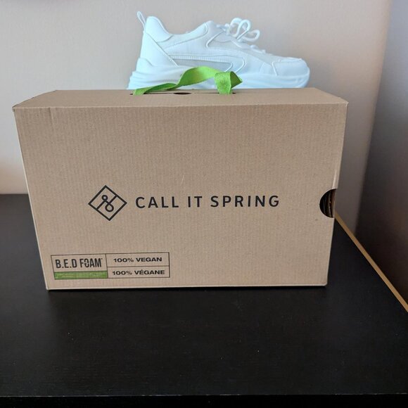 Women's Call it Spring - White Bed Foam Vegan Chunky Sneakers 7.5 - Picture 6 of 8
